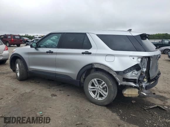 ✅ 2023 Ford Explorer • VIN: 1FMSK8BH8PGB57423 • Lot: 69307165. Wystawiony na Copart z przebiegiem 4 379 mil. Bezpłatny archiwum sprzedaży aukcyjnych z USA i szczegółowy raport historii pojazdu na DreamBid. Zdjęcie 2.