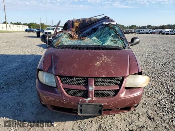 2003 Dodge Caravan Sport with VIN 2D4GP44LX3R211838, listed as a Copart auction lot 74988804 with 107,783 mi miles and Salvage title. Bid and sale history available at DreamBid. Image 5.