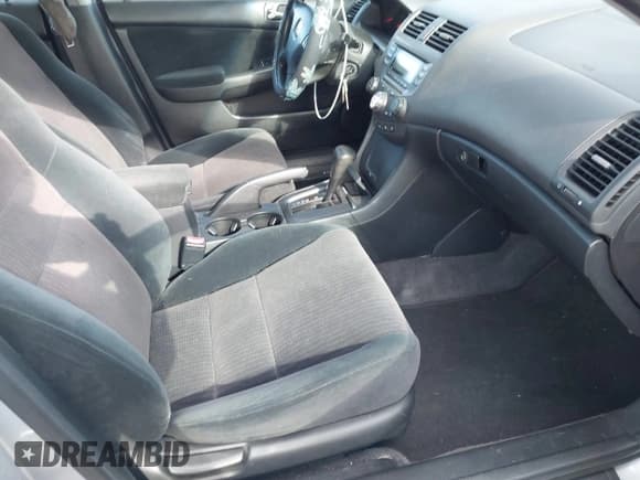 ✅ 2003 Honda Accord LX • VIN: 1HGCM56373A125514 • Лот: 43630122. Опубликован ранее на IAAI с пробегом 207 597 миль. Бесплатный доступ к архиву аукционных продаж из США и подробный отчёт об истории автомобиля на DreamBid. Изображение 5.