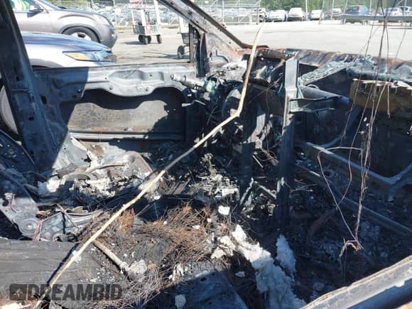 2014 Dodge Grand Caravan SXT with VIN 2C4RDGCG4ER427577, listed as a IAAI auction lot 43097567 with Not provided miles and . Bid and sale history available at DreamBid. Image 5.