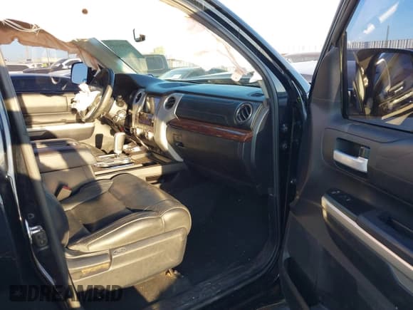 ✅ 2015 Toyota Tundra Limited • VIN: 5TFHW5F17FX436259 • Lot: 43351115. Listed on IAAI with 153,960 mi. Free auction sales archive from the USA and detailed vehicle history report at DreamBid. Image 5.