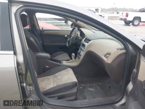 2010 Chevrolet Malibu 1LS с VIN 1G1ZB5EB6A4138069, выставлен на аукционе IAAI как лот 43388700 с пробегом 183 303 миль миль и . История ставок и продаж доступна на DreamBid. Изображение 5.