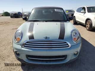 2013 MINI Hardtop with VIN WMWSU3C55DT681697, listed as a Copart auction lot 50325745 with 68,386 mi miles and Salvage title. Bid and sale history available at DreamBid. Image 5.