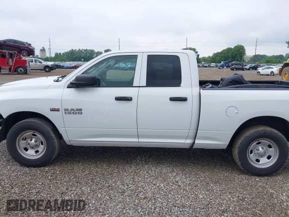 2016 Ram 1500 Express with VIN 1C6RR7FT5GS125377, listed as a IAAI auction lot 42434120 with 307,641 mi miles and . Bid and sale history available at DreamBid. Image 14.