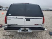 ✅ 1996 GMC Suburban • VIN: 1GDEC16R1TJ741423 • Lot: 83225074. Wystawiony na Copart z przebiegiem 488 815 mil. Bezpłatny archiwum sprzedaży aukcyjnych z USA i szczegółowy raport historii pojazdu na DreamBid. Zdjęcie 6.