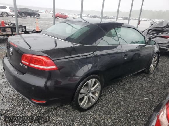 ✅ 2013 Volkswagen Eos Lux • VIN: WVWFW8AH3DV005858 • Lot: 51748545. Wystawiony na Copart z przebiegiem 76 624 mil. Bezpłatny archiwum sprzedaży aukcyjnych z USA i szczegółowy raport historii pojazdu na DreamBid. Zdjęcie 3.