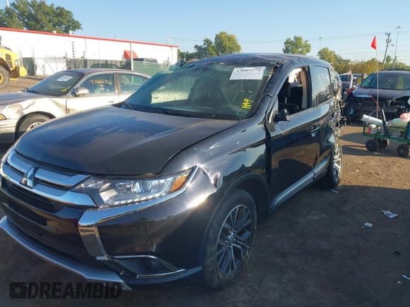 ✅ 2018 Mitsubishi Outlander ES • VIN: JA4AZ3A32JJ006179 • Lot: 43085274. Wystawiony na IAAI z przebiegiem 84 271 mil. Bezpłatny archiwum sprzedaży aukcyjnych z USA i szczegółowy raport historii pojazdu na DreamBid. Zdjęcie 14.