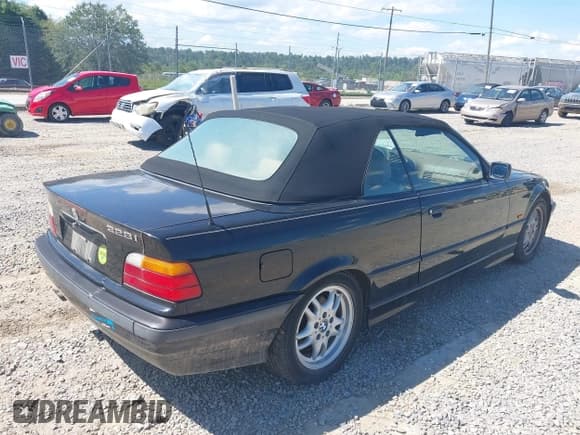 ✅ 1998 BMW 3 Series 328i • VIN: WBABK7334WET66974 • Лот: 43087687. Опубликован ранее на IAAI с пробегом 189 858 миль. Бесплатный доступ к архиву аукционных продаж из США и подробный отчёт об истории автомобиля на DreamBid. Изображение 4.