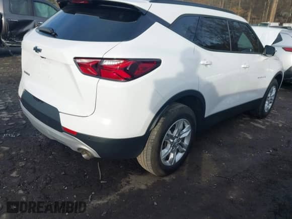 2021 Chevrolet Blazer LT z VIN 3GNKBCR45MS572360, wystawiony jako IAAI lot #41468460 z przebiegiem 59 806 mil mil oraz . Historia ofert i sprzedaży dostępna na DreamBid. Obrazek 4.