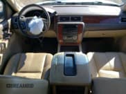 ✅ 2014 Chevrolet Suburban LT • VIN: 1GNSKJE76ER218792 • Lot: 72941234. Wystawiony na Copart z przebiegiem 265 059 mil. Bezpłatny archiwum sprzedaży aukcyjnych z USA i szczegółowy raport historii pojazdu na DreamBid. Zdjęcie 8.