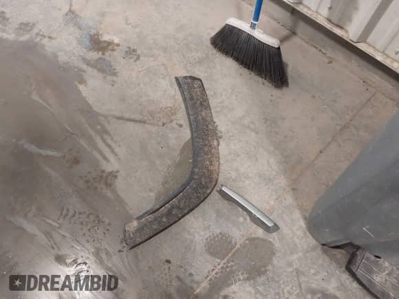 2025 Chevrolet Equinox AWD LT with VIN 3GNAXPEG4SL110867, listed as a IAAI auction lot 41889436 with 1,632 mi miles and . Bid and sale history available at DreamBid. Image 12.