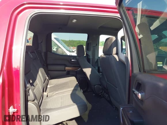 ✅ 2019 Chevrolet Silverado 1500 RST • VIN: 1GCUYEED4KZ113855 • Lot: 42568253. Wystawiony na IAAI z przebiegiem 173 168 mil. Bezpłatny archiwum sprzedaży aukcyjnych z USA i szczegółowy raport historii pojazdu na DreamBid. Zdjęcie 8.