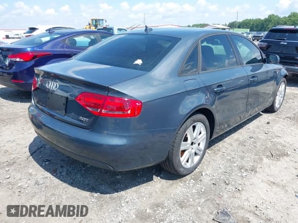 ✅ 2010 Audi A4 Premium • VIN: WAUAFAFL4AN070595 • Лот: 42624559. Опубликован ранее на IAAI с пробегом 175 029 миль. Бесплатный доступ к архиву аукционных продаж из США и подробный отчёт об истории автомобиля на DreamBid. Изображение 4.