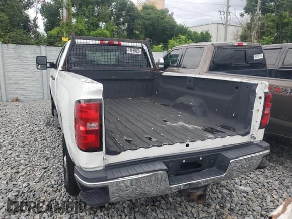 ✅ 2019 Chevrolet Silverado 2500HD Work Truck • VIN: 2GC2CREG6K1170428 • Лот: 71192695. Опубликован ранее на Copart с пробегом 180 960 миль. Бесплатный доступ к архиву аукционных продаж из США и подробный отчёт об истории автомобиля на DreamBid. Изображение 6.