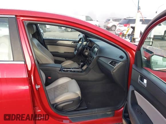 2017 Hyundai Sonata Sport с VIN 5NPE34AB6HH497803, выставлен на аукционе IAAI как лот 43305654 с пробегом 88 341 миль миль и . История ставок и продаж доступна на DreamBid. Изображение 5.