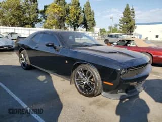 ✅ 2015 Dodge Challenger R/T Scat Pack • VIN: 2C3CDZFJ6FH707876 • Lot: 74255204. Wystawiony na Copart z przebiegiem 95 261 mil. Bezpłatny archiwum sprzedaży aukcyjnych z USA i szczegółowy raport historii pojazdu na DreamBid. Zdjęcie 4.