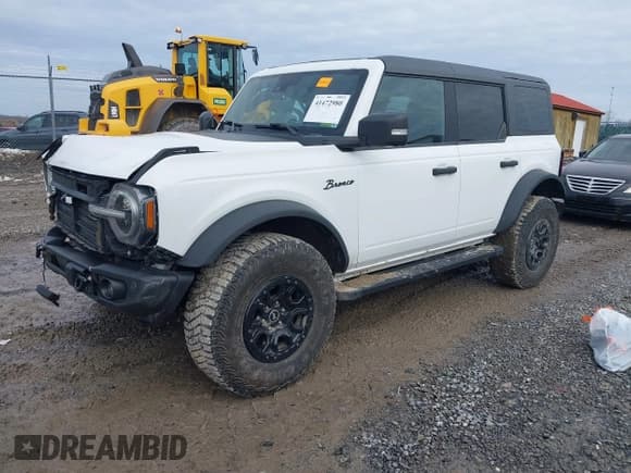 ✅ 2022 Ford Bronco • VIN: 1FMEE5DP5NLB79696 • Lot: 41472980. Listed on IAAI with 42,227 mi. Free auction sales archive from the USA and detailed vehicle history report at DreamBid. Image 2.