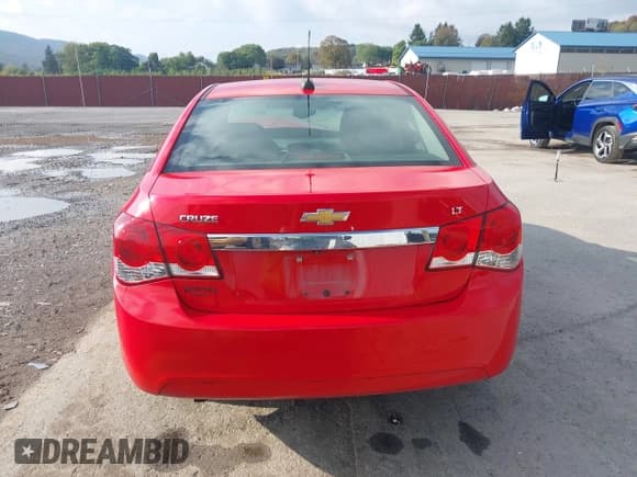 ✅ 2015 Chevrolet Cruze LT • VIN: 1G1PC5SB7F7212209 • Lot: 43297178. Listed on IAAI with 98,786 mi. Free auction sales archive from the USA and detailed vehicle history report at DreamBid. Image 16.