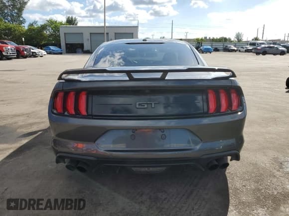 ✅ 2020 Ford Mustang GT • VIN: 1FA6P8CF4L5108087 • Lot: 82426335. Wystawiony na Copart z przebiegiem 58 379 mil. Bezpłatny archiwum sprzedaży aukcyjnych z USA i szczegółowy raport historii pojazdu na DreamBid. Zdjęcie 6.