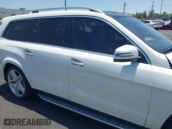 ✅ 2015 Mercedes-Benz GL 550 • VIN: 4JGDF7DE2FA468258 • Лот: 42500315. Опубликован ранее на IAAI с пробегом 145 231 миль. Бесплатный доступ к архиву аукционных продаж из США и подробный отчёт об истории автомобиля на DreamBid. Изображение 13.