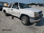✅ 2004 Chevrolet Silverado 2500HD LS • VIN: 1GCHK29U24E111947 • Lot: 80466445. Wystawiony na Copart z przebiegiem Nie podano. Bezpłatny archiwum sprzedaży aukcyjnych z USA i szczegółowy raport historii pojazdu na DreamBid. Zdjęcie 4.
