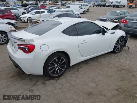 ✅ 2018 Subaru BRZ Limited • VIN: JF1ZCAC1XJ8602180 • Лот: 43302341. Опубликован ранее на IAAI с пробегом 68 028 миль. Бесплатный доступ к архиву аукционных продаж из США и подробный отчёт об истории автомобиля на DreamBid. Изображение 4.