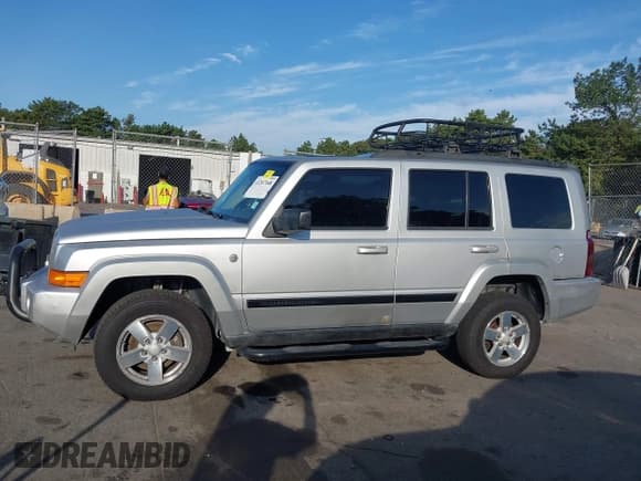 ✅ 2008 Jeep Commander Sport • VIN: 1J8HG48N58C191617 • Lot: 43207168. Wystawiony na IAAI z przebiegiem 169 842 mil. Bezpłatny archiwum sprzedaży aukcyjnych z USA i szczegółowy raport historii pojazdu na DreamBid. Zdjęcie 14.