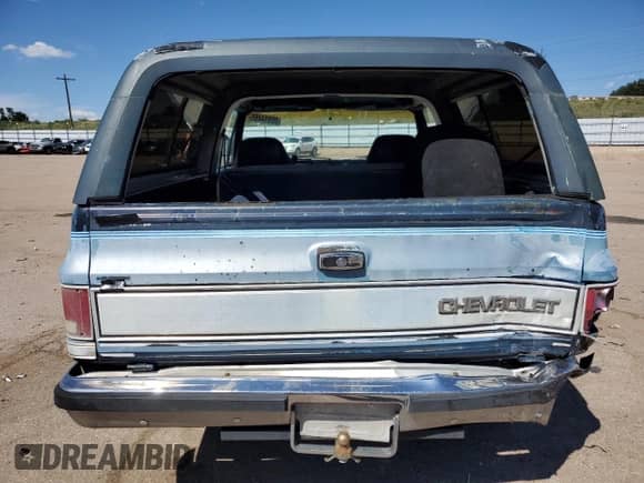1987 Chevrolet Blazer z VIN 1GNEV18K7HF180306, wystawiony jako Copart lot #80914465 z przebiegiem 455 897 mil mil oraz Nie do naprawy • Non repairable. Historia ofert i sprzedaży dostępna na DreamBid. Obrazek 6.