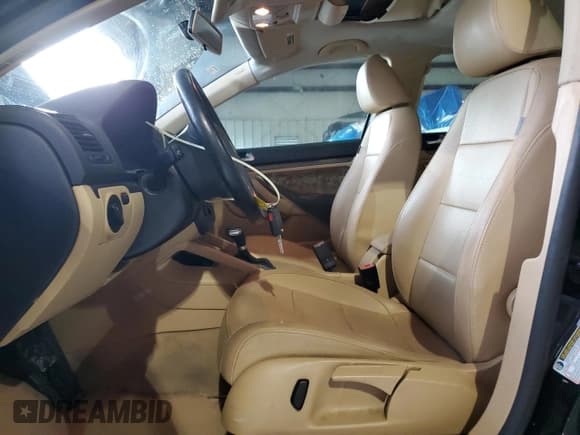 ✅ 2009 Volkswagen Jetta SE • VIN: 3VWRM71K29M024098 • Lot: 64579435. Listed on Copart with 161,936 mi. Free auction sales archive from the USA and detailed vehicle history report at DreamBid. Image 7.