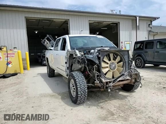 ✅ 2017 Chevrolet Silverado 2500HD LT • VIN: 1GC1KVEY5HF211021 • Lot: 58297065. Wystawiony na Copart z przebiegiem 176 143 mil. Bezpłatny archiwum sprzedaży aukcyjnych z USA i szczegółowy raport historii pojazdu na DreamBid. Zdjęcie 13.