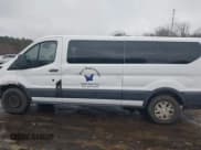 ✅ 2015 Ford Transit XL • VIN: 1FBZX2YM6FKA80301 • Lot: 41549441. Wystawiony na IAAI z przebiegiem 310 164 mil. Bezpłatny archiwum sprzedaży aukcyjnych z USA i szczegółowy raport historii pojazdu na DreamBid. Zdjęcie 14.