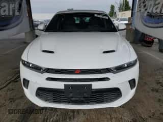 2024 Dodge Hornet R/T z VIN ZACPDFCW1R3A28605, wystawiony jako Copart lot #63086245 z przebiegiem 17 740 mil mil oraz Szkoda całkowita • Salvage title. Historia ofert i sprzedaży dostępna na DreamBid. Obrazek 5.