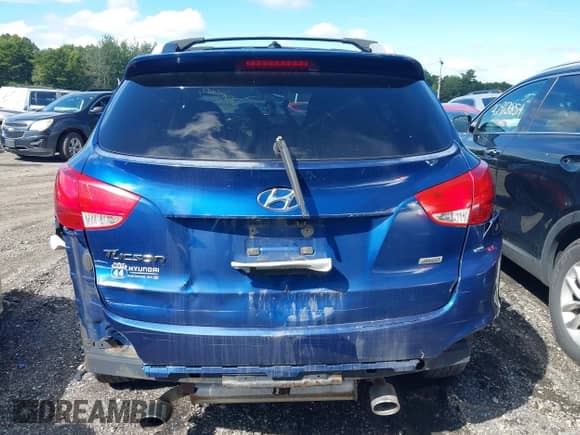 2014 Hyundai Tucson Limited with VIN KM8JUCAG1EU923895, listed as a IAAI auction lot 43296605 with 259,486 mi miles and . Bid and sale history available at DreamBid. Image 16.