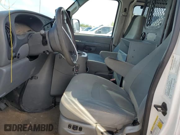 ✅ 2008 Ford Econoline Cargo Commercial • VIN: 1FTNE24W38DB08635 • Лот: 67351825. Опубликован ранее на Copart с пробегом 219 996 миль. Бесплатный доступ к архиву аукционных продаж из США и подробный отчёт об истории автомобиля на DreamBid. Изображение 7.