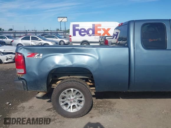 ✅ 2012 GMC Sierra 1500 SLE • VIN: 1GTR2VE71CZ118238 • Lot: 42367276. Wystawiony na IAAI z przebiegiem 195 490 mil. Bezpłatny archiwum sprzedaży aukcyjnych z USA i szczegółowy raport historii pojazdu na DreamBid. Zdjęcie 17.