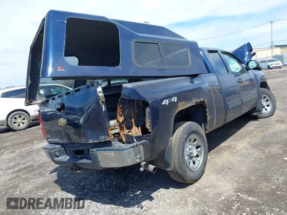 ✅ 2011 Chevrolet Silverado 1500 LS • VIN: 1GCRKREA1BZ252507 • Lot: 42136484. Wystawiony na IAAI z przebiegiem 212 211 mil mil. Skorzystaj z bezpłatnego archiwum sprzedaży aukcyjnych z USA i zobacz szczegółowy raport historii pojazdu na DreamBid. Zdjęcie 4.