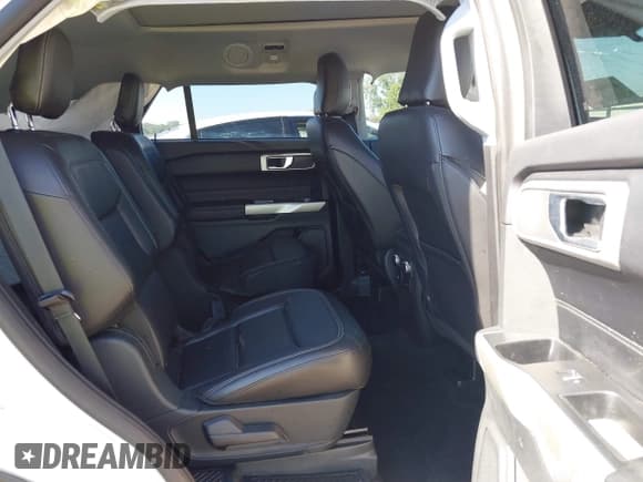 ✅ 2021 Ford Explorer XLT • VIN: 1FMSK7DHXMGA49890 • Lot: 43544827. Wystawiony na IAAI z przebiegiem 71 051 mil. Bezpłatny archiwum sprzedaży aukcyjnych z USA i szczegółowy raport historii pojazdu na DreamBid. Zdjęcie 8.