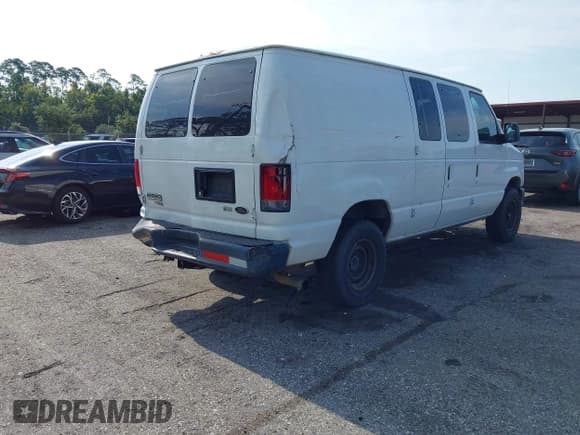 ✅ 2012 Ford Econoline Cargo Recreational • VIN: 1FTNE2EL5CDA92192 • Lot: 43103565. Wystawiony na IAAI z przebiegiem 240 309 mil. Bezpłatny archiwum sprzedaży aukcyjnych z USA i szczegółowy raport historii pojazdu na DreamBid. Zdjęcie 4.
