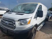✅ 2019 Ford Transit • VIN: 1FTYR1YM2KKB01764 • Lot: 42712451. Wystawiony na IAAI z przebiegiem 193 660 mil. Bezpłatny archiwum sprzedaży aukcyjnych z USA i szczegółowy raport historii pojazdu na DreamBid. Zdjęcie 2.