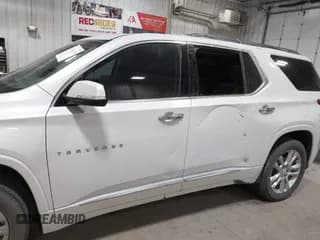 ✅ 2019 Chevrolet Traverse High Country • VIN: 1GNEVJKW3KJ124556 • Lot: 43633764. Wystawiony na IAAI z przebiegiem 91 471 mil. Bezpłatny archiwum sprzedaży aukcyjnych z USA i szczegółowy raport historii pojazdu na DreamBid. Zdjęcie 6.