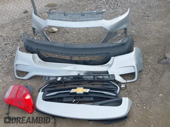 ✅ 2020 Chevrolet Trax LS • VIN: KL7CJKSB0LB312202 • Lot: 43736937. Wystawiony na IAAI z przebiegiem 45 557 mil. Bezpłatny archiwum sprzedaży aukcyjnych z USA i szczegółowy raport historii pojazdu na DreamBid. Zdjęcie 12.