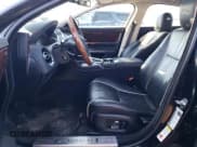 ✅ 2017 Jaguar XJ • VIN: SAJWJ1CD3H8W05270 • Lot: 74360643. Wystawiony na Copart z przebiegiem 48 200 mil. Bezpłatny archiwum sprzedaży aukcyjnych z USA i szczegółowy raport historii pojazdu na DreamBid. Zdjęcie 7.