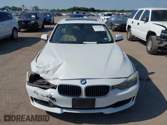 ✅ 2015 BMW 3 Series 328i • VIN: WBA3A5G56FNS83909 • Lot: 42931894. Wystawiony na IAAI z przebiegiem 131 937 mil. Bezpłatny archiwum sprzedaży aukcyjnych z USA i szczegółowy raport historii pojazdu na DreamBid. Zdjęcie 12.