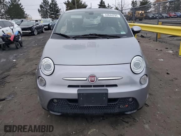 ✅ 2016 FIAT 500e • VIN: 3C3CFFGE0GT136145 • Lot: 43644295. Listed on Copart with 44,653 mi. Free auction sales archive from the USA and detailed vehicle history report at DreamBid. Image 5.