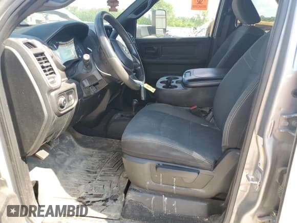 ✅ 2021 Ram 3500 Tradesman • VIN: 3C63RRGL0MG690509 • Lot: 60703955. Wystawiony na Copart z przebiegiem 143 792 mil. Bezpłatny archiwum sprzedaży aukcyjnych z USA i szczegółowy raport historii pojazdu na DreamBid. Zdjęcie 7.