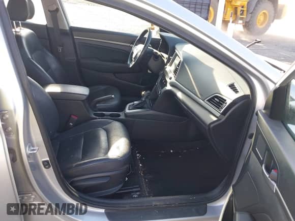 2017 Hyundai Elantra Limited z VIN KMHD84LF3HU269336, wystawiony jako IAAI lot #41684341 z przebiegiem 118 278 mil mil oraz . Historia ofert i sprzedaży dostępna na DreamBid. Obrazek 5.