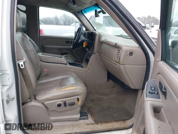 ✅ 2006 Chevrolet Silverado 2500HD LT1 • VIN: 1GCHK23D16F156660 • Lot: 41497692. Listed on IAAI with 287,502 mi. Free auction sales archive from the USA and detailed vehicle history report at DreamBid. Image 5.