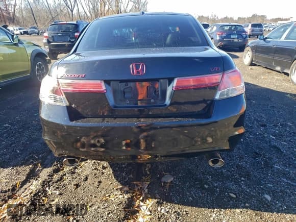 ✅ 2011 Honda Accord EX-L • VIN: 1HGCP3F85BA008472 • Lot: 94741425. Wystawiony na Copart z przebiegiem 238 884 mil. Bezpłatny archiwum sprzedaży aukcyjnych z USA i szczegółowy raport historii pojazdu na DreamBid. Zdjęcie 6.