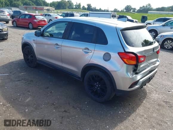 2019 Mitsubishi Outlander ES z VIN JA4AP3AU6KU023968, wystawiony jako IAAI lot #42895549 z przebiegiem 114 177 mil mil oraz . Historia ofert i sprzedaży dostępna na DreamBid. Obrazek 3.