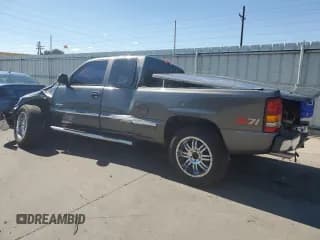 ✅ 2000 Chevrolet Silverado 1500 LT • VIN: 1GCEK19T1YE255046 • Лот: 71484384. Опубликован ранее на Copart с пробегом Не указан. Бесплатный доступ к архиву аукционных продаж из США и подробный отчёт об истории автомобиля на DreamBid. Изображение 2.